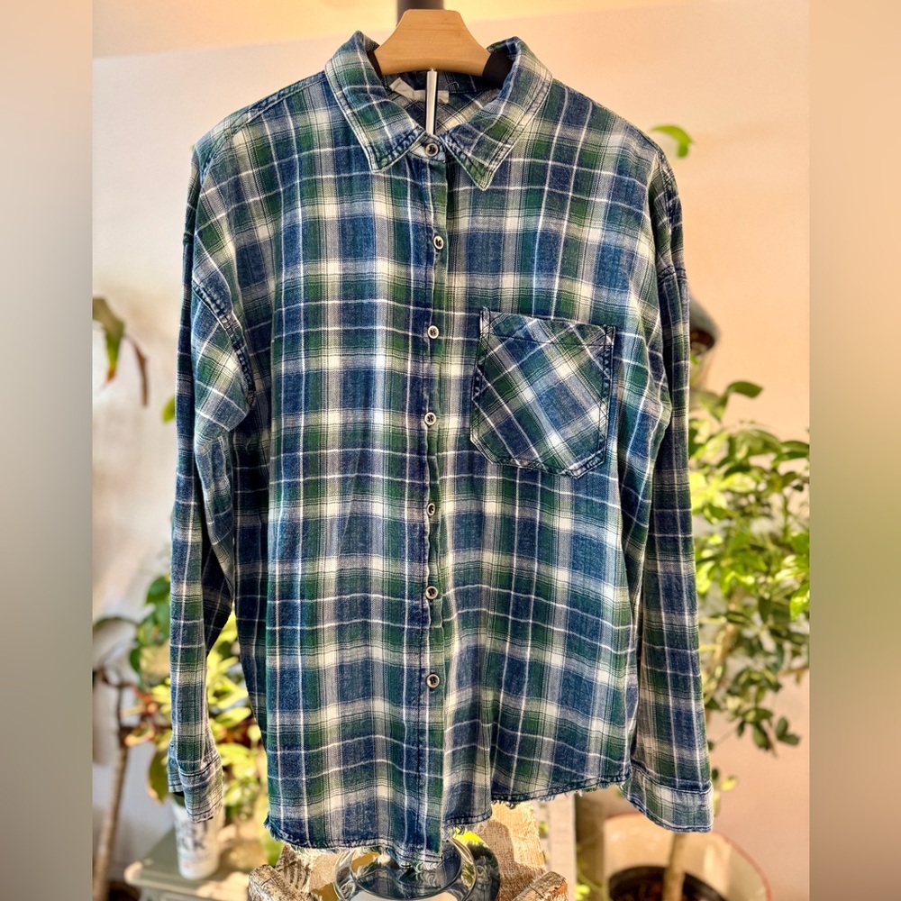 Women’s Doe & Rae Blue and Green Fall Flannel Checker Button Down Frayed Hem L